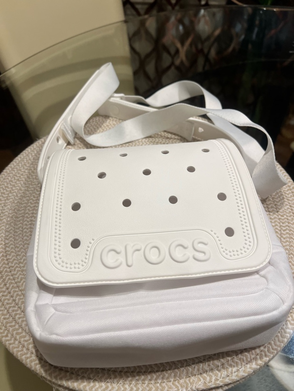 Classic Crocs Crossbody - Picture 6 of 6